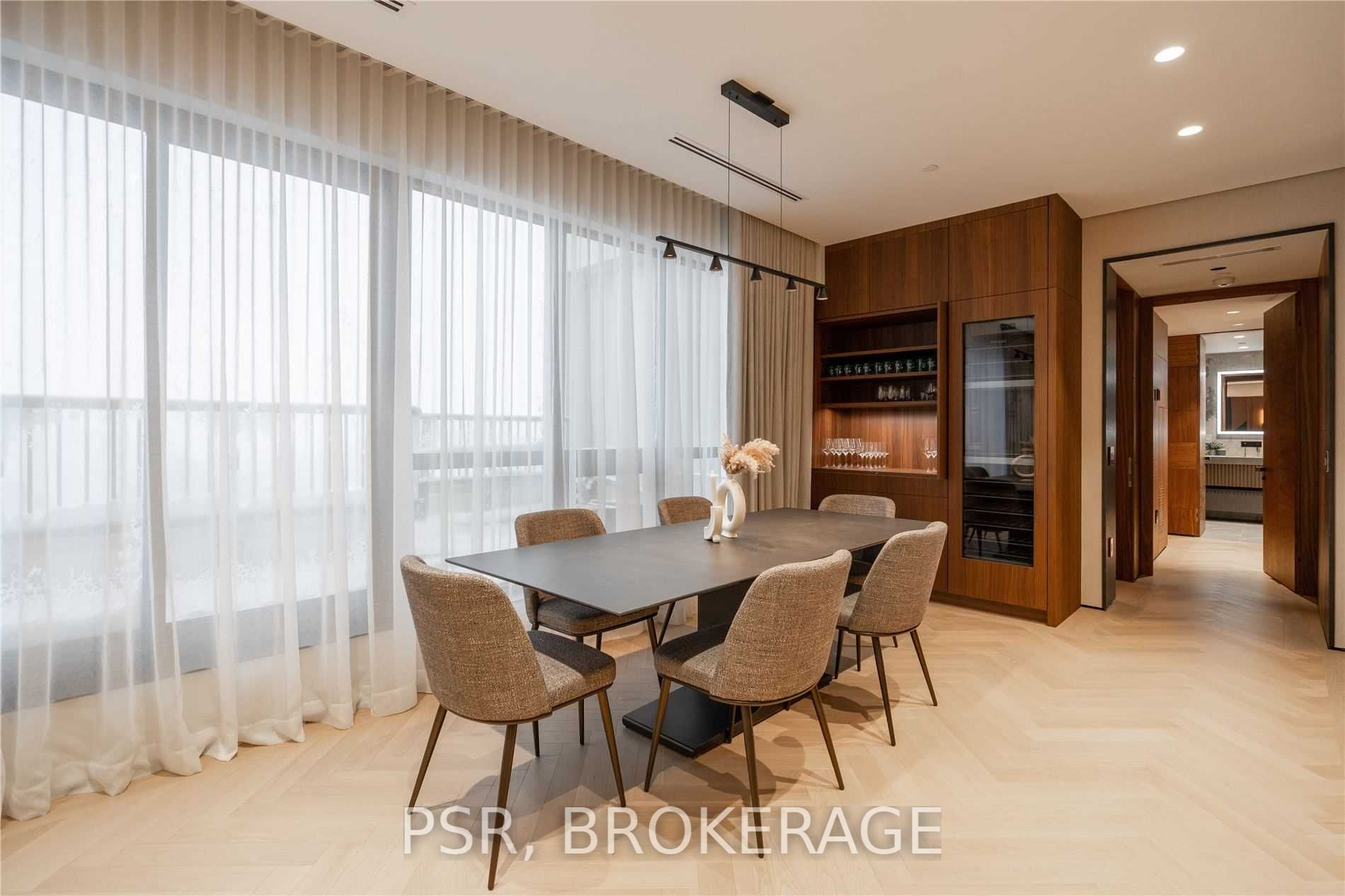 1700 Avenue Rd, #702