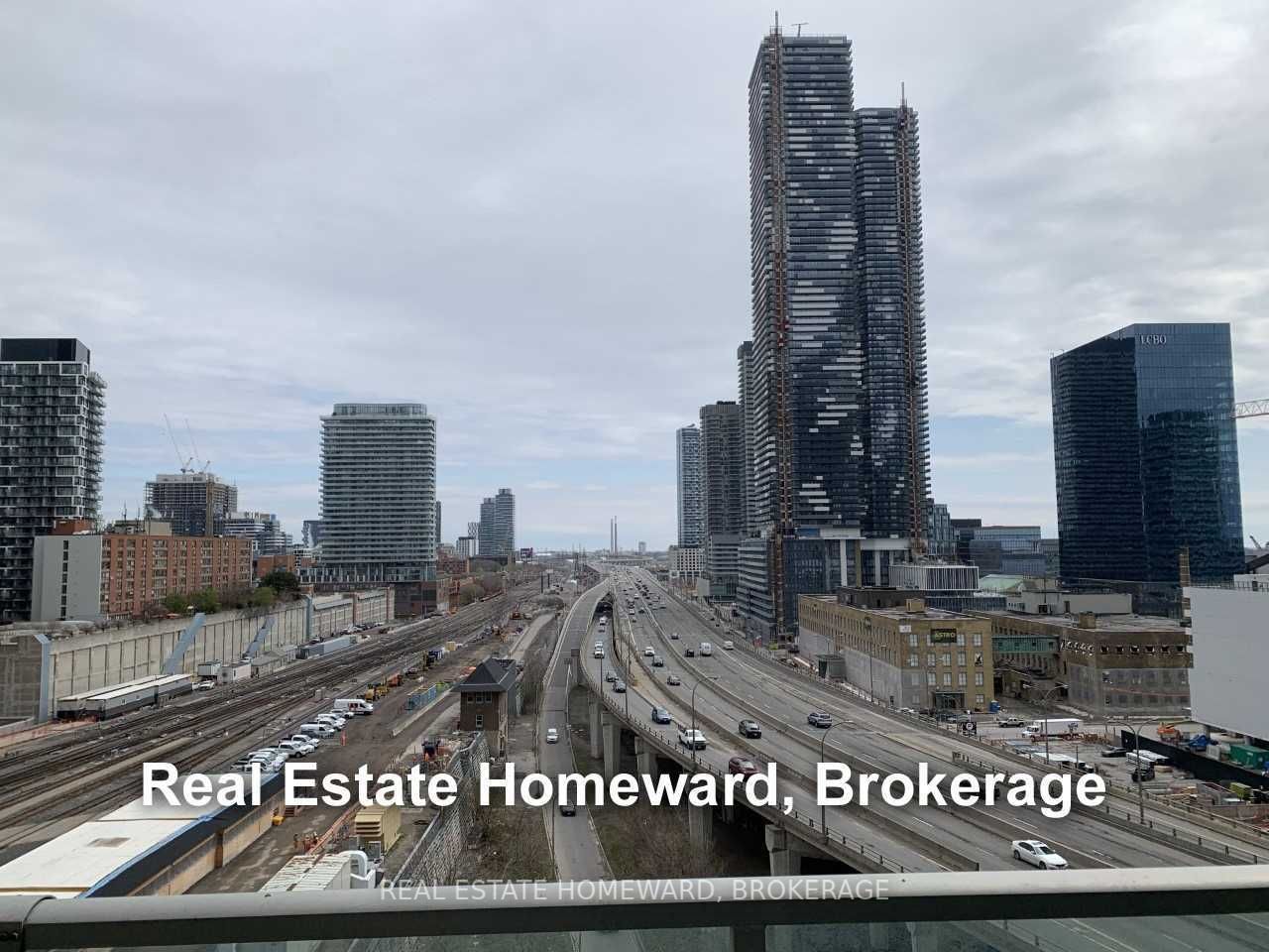 18 Yonge St, #1206
