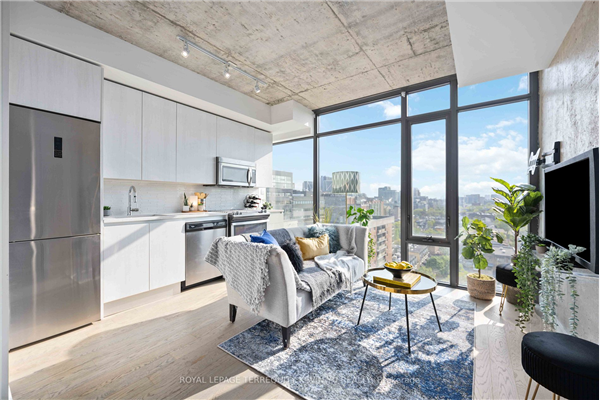 111 Bathurst St, Toronto