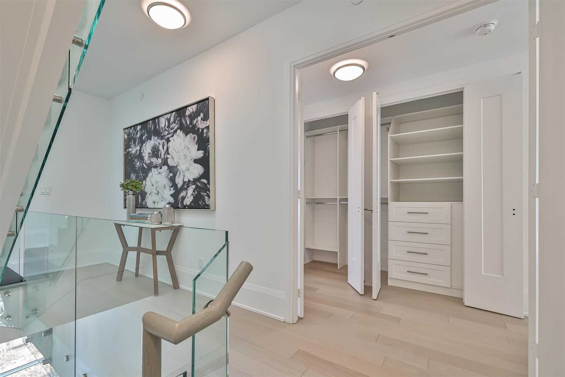 101 Erskine Ave, #Th04