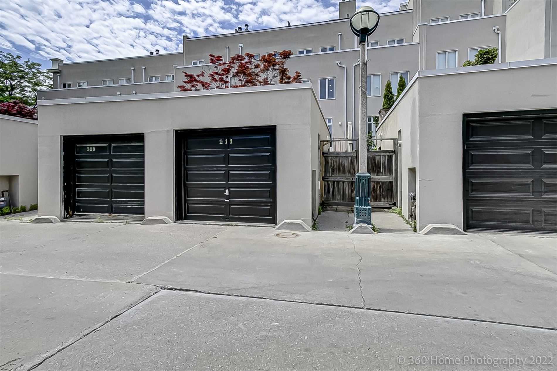 211 Walmer Rd