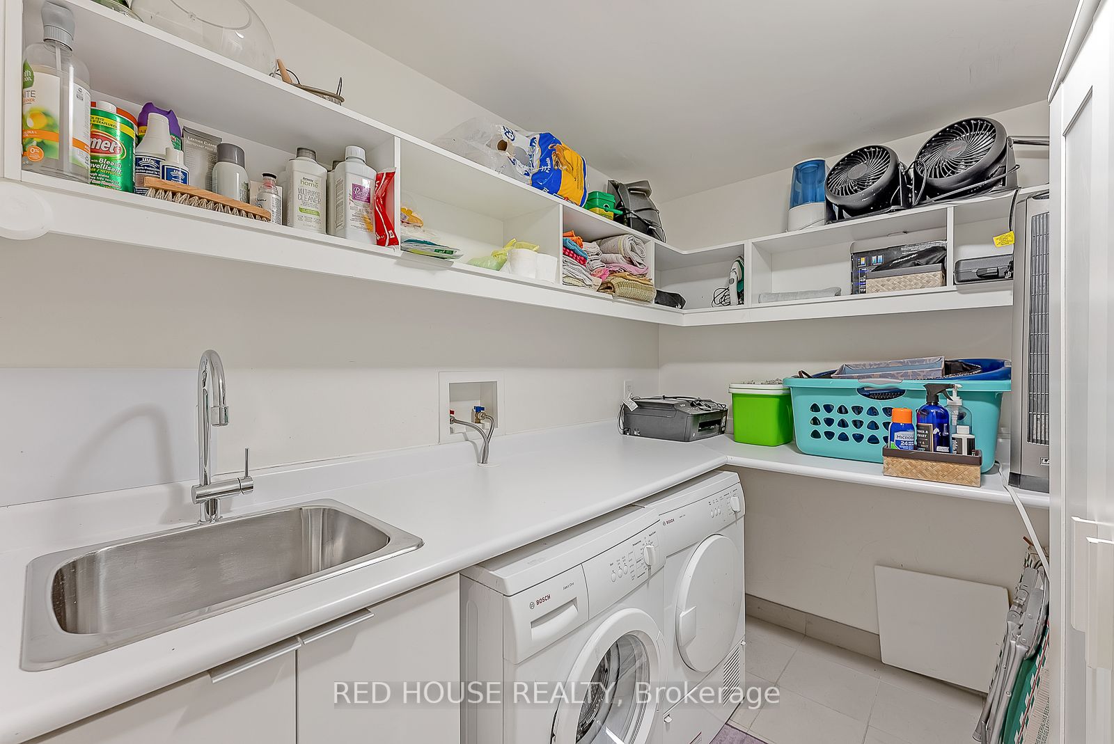 180 University Ave, #2105