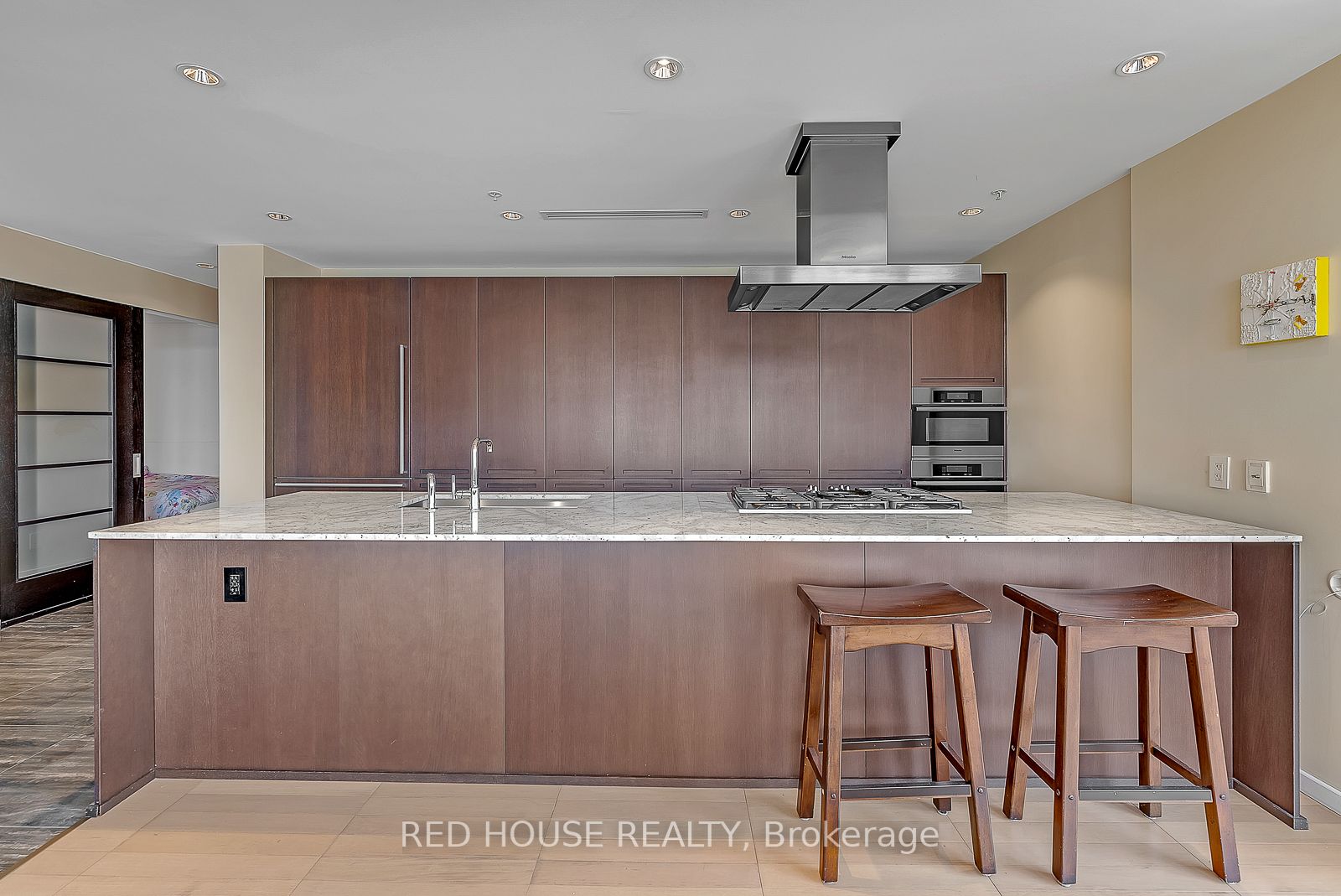 180 University Ave, #2105