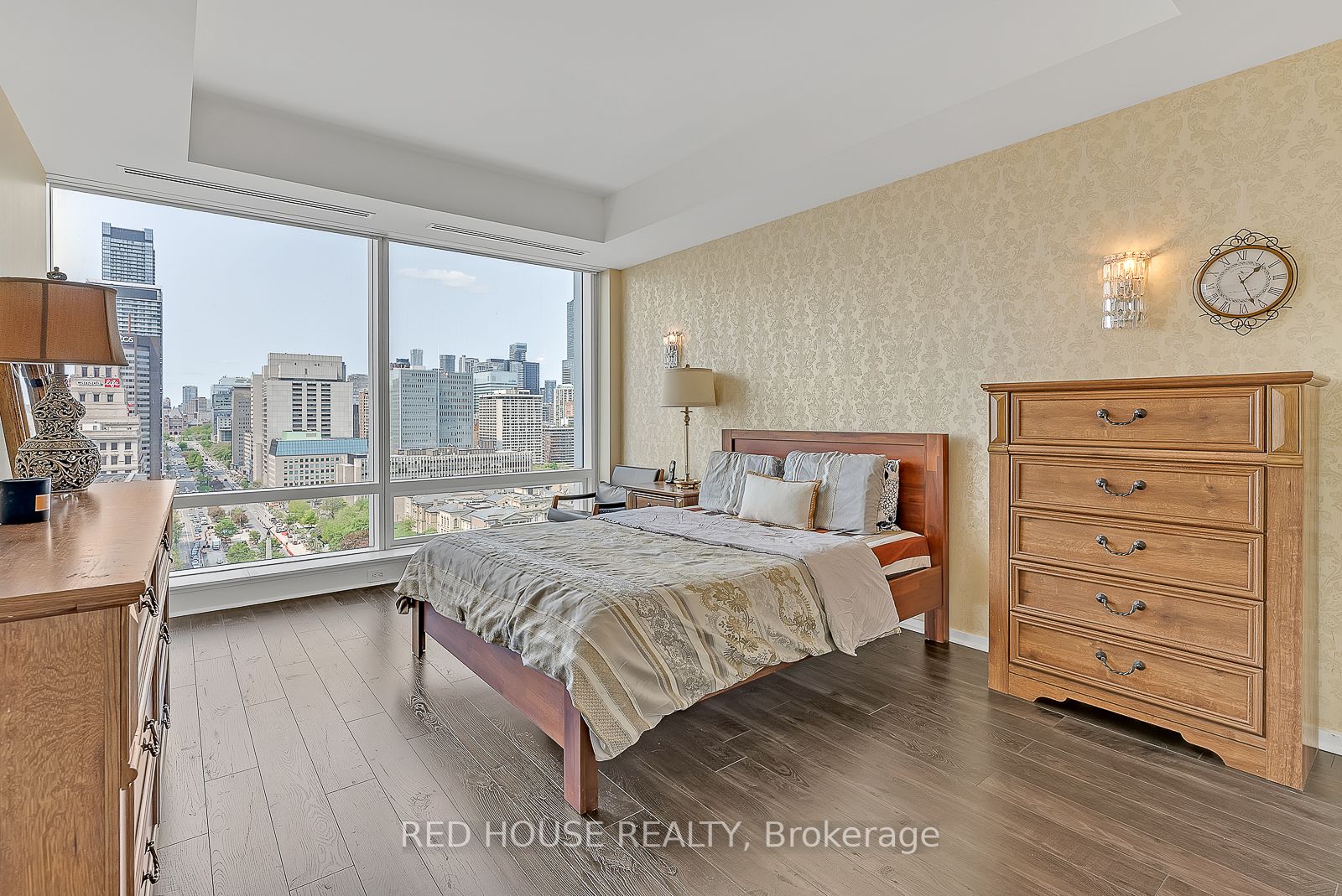 180 University Ave, #2105