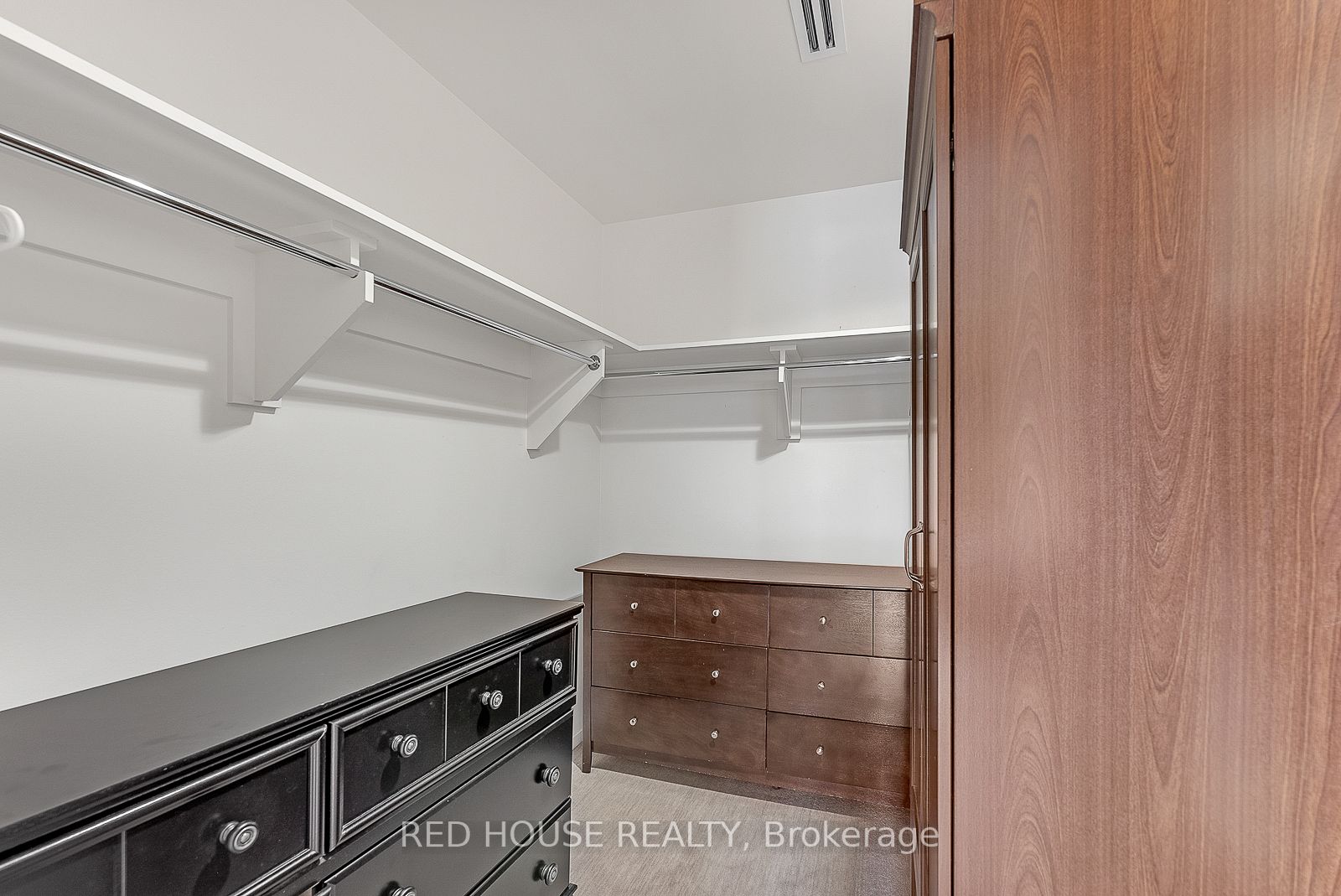 180 University Ave, #2105
