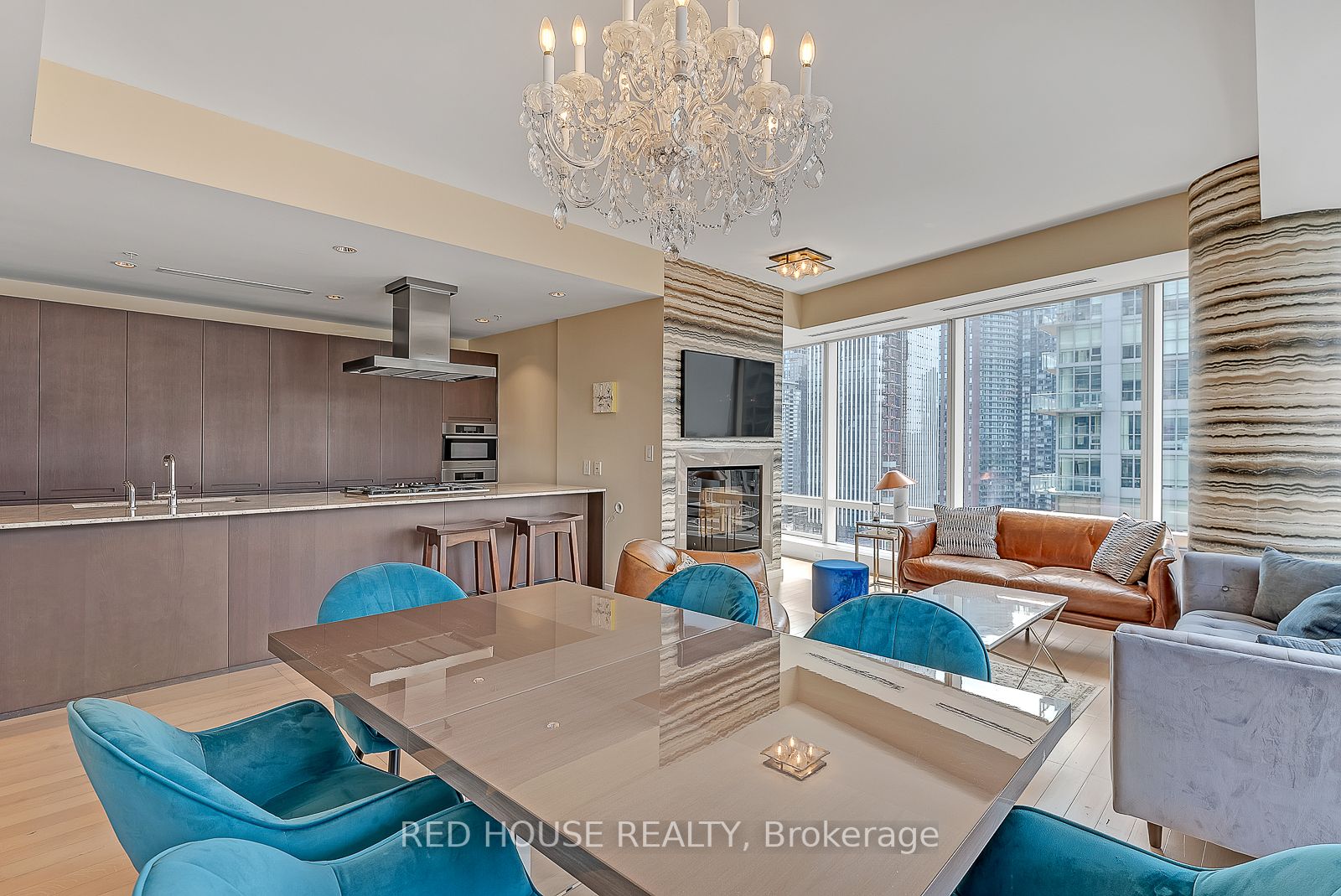 180 University Ave, #2105