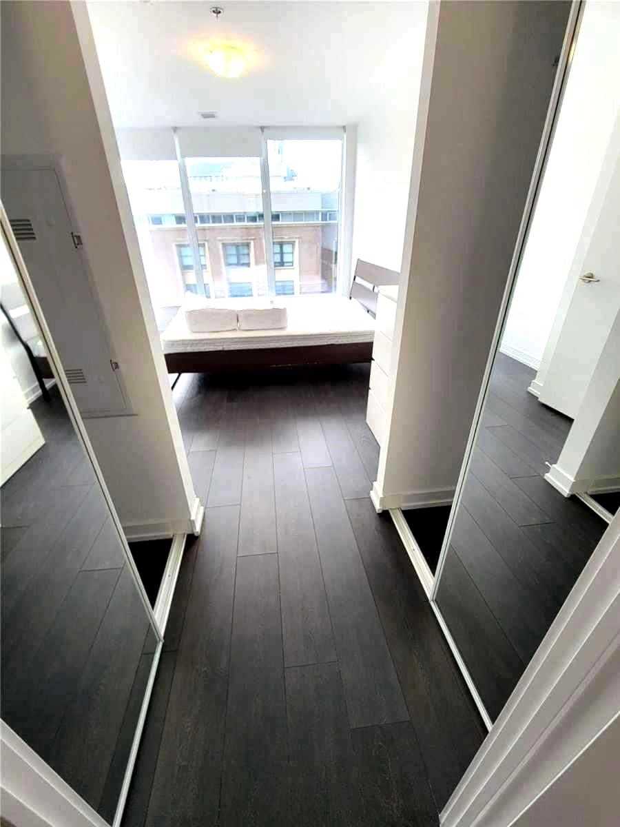 203 College St, #506