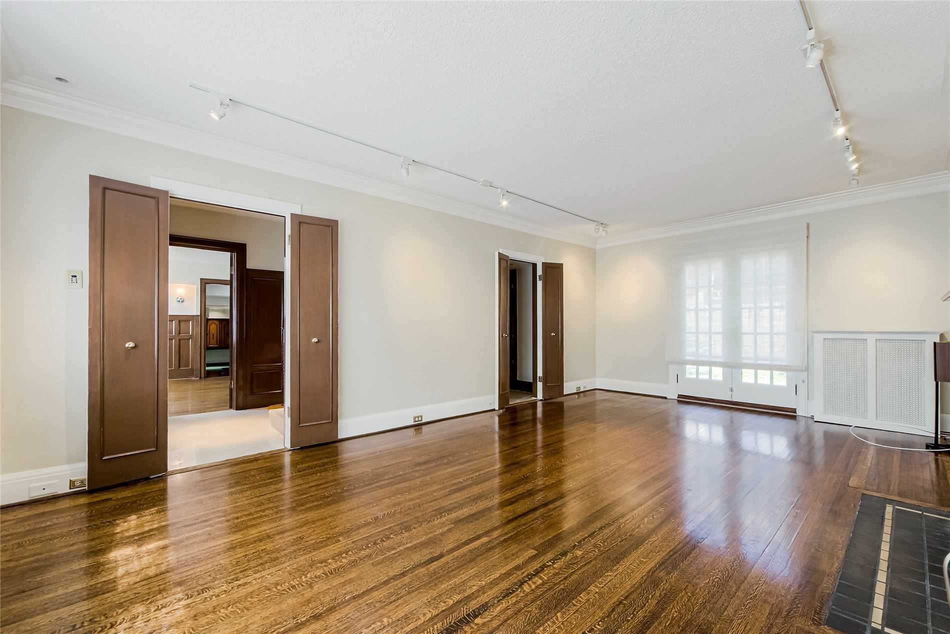599 Spadina Rd