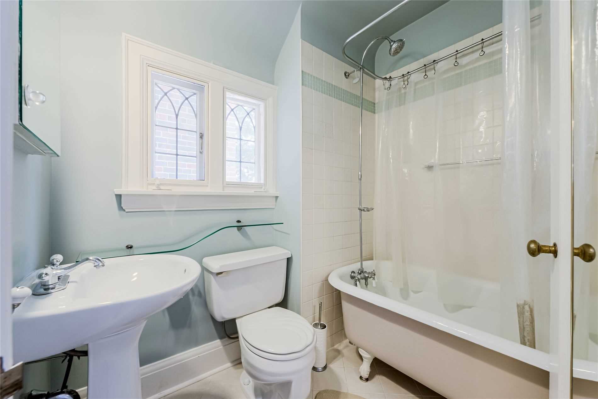 599 Spadina Rd