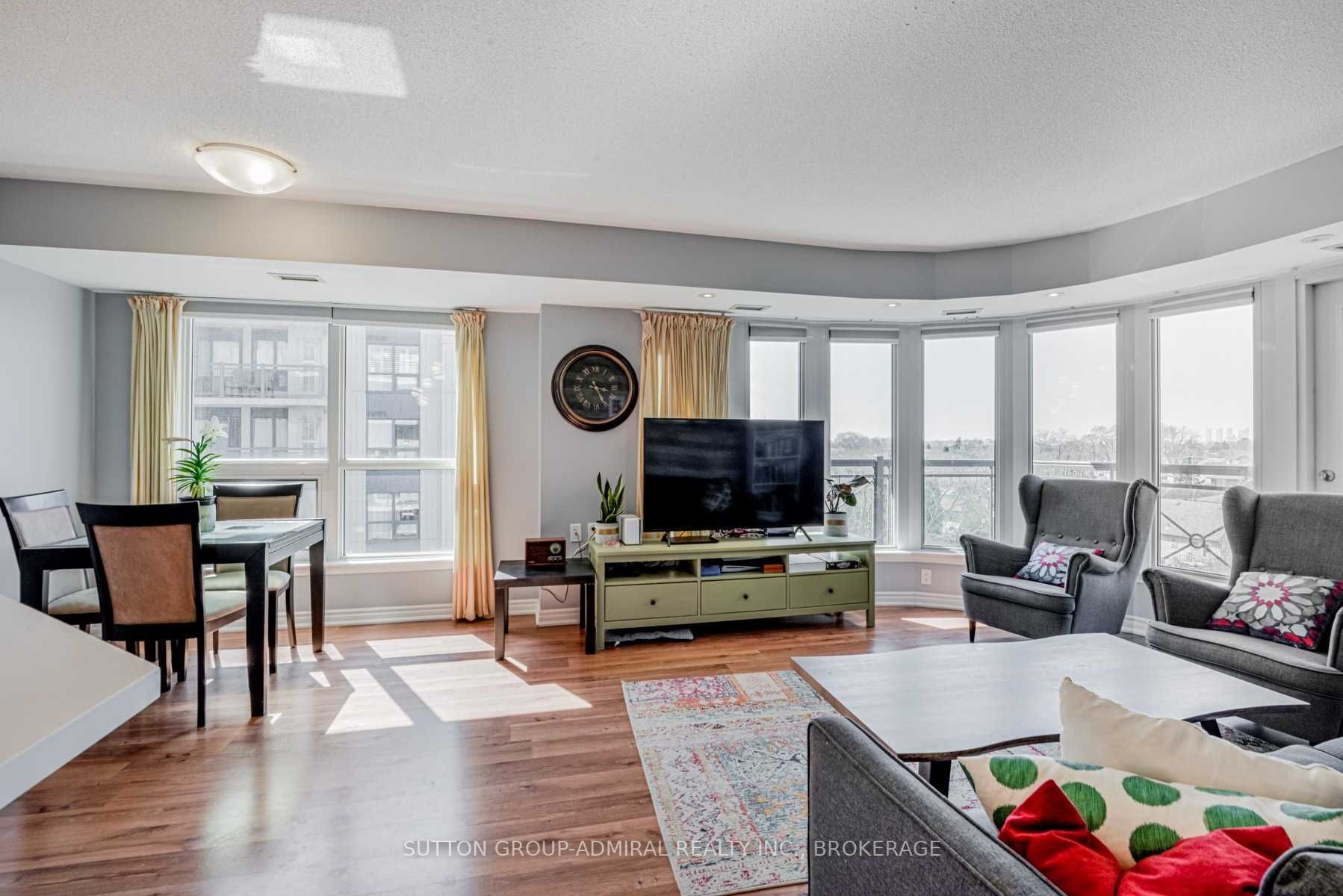 872 Sheppard Ave, #502