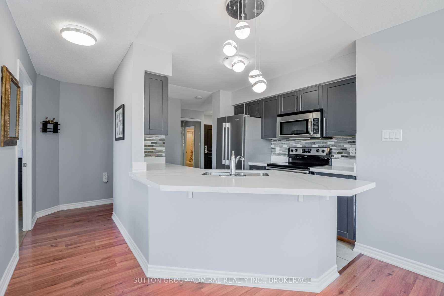 872 Sheppard Ave, #502