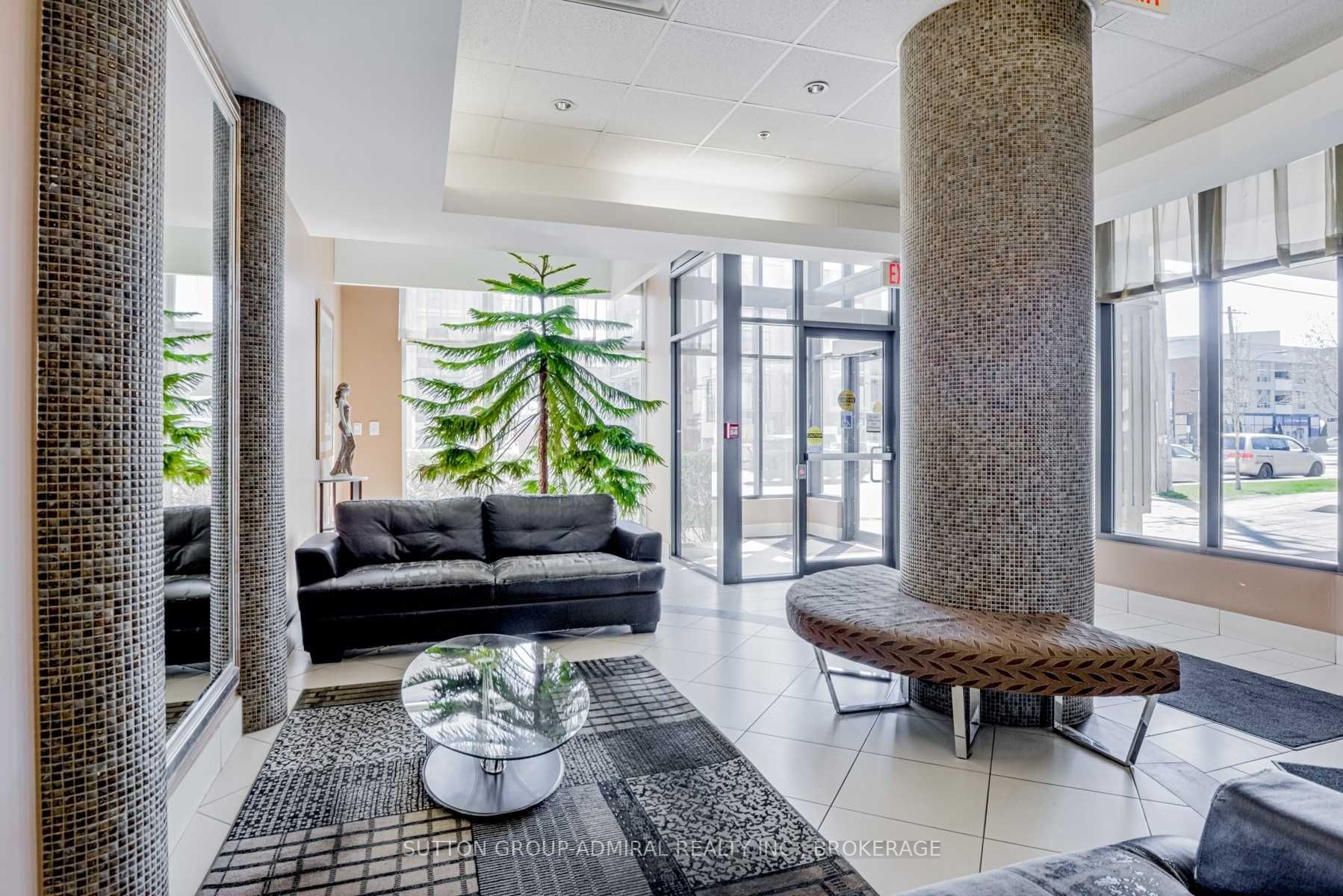 872 Sheppard Ave, #502