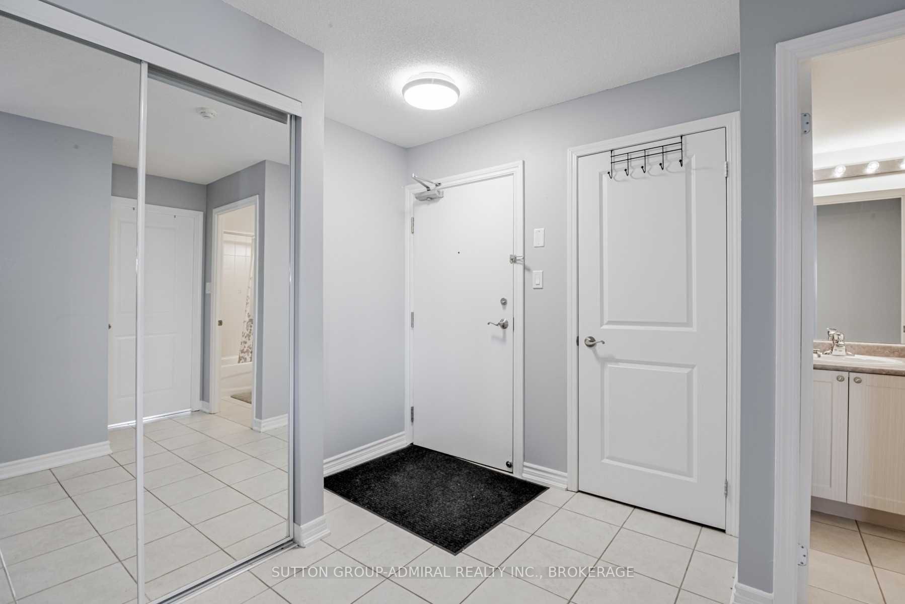872 Sheppard Ave, #502