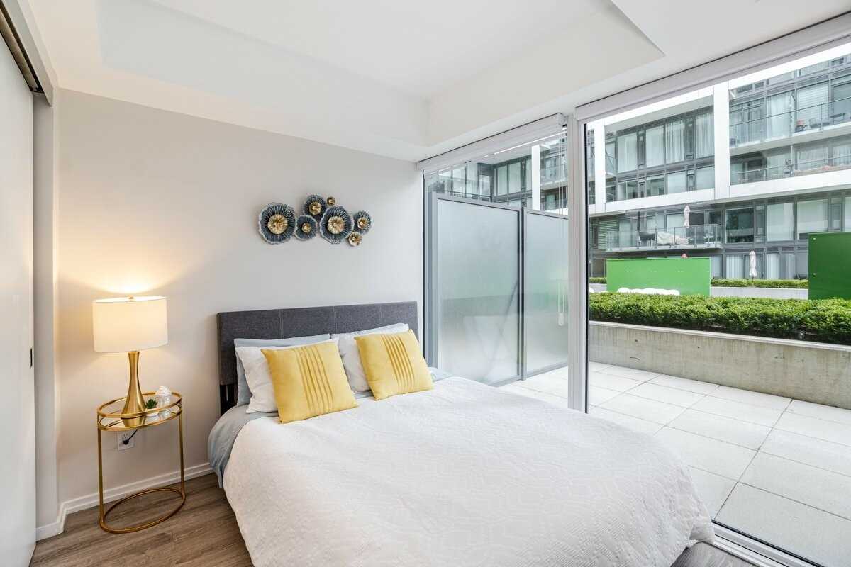 8 Hillsdale Avenue E, #639