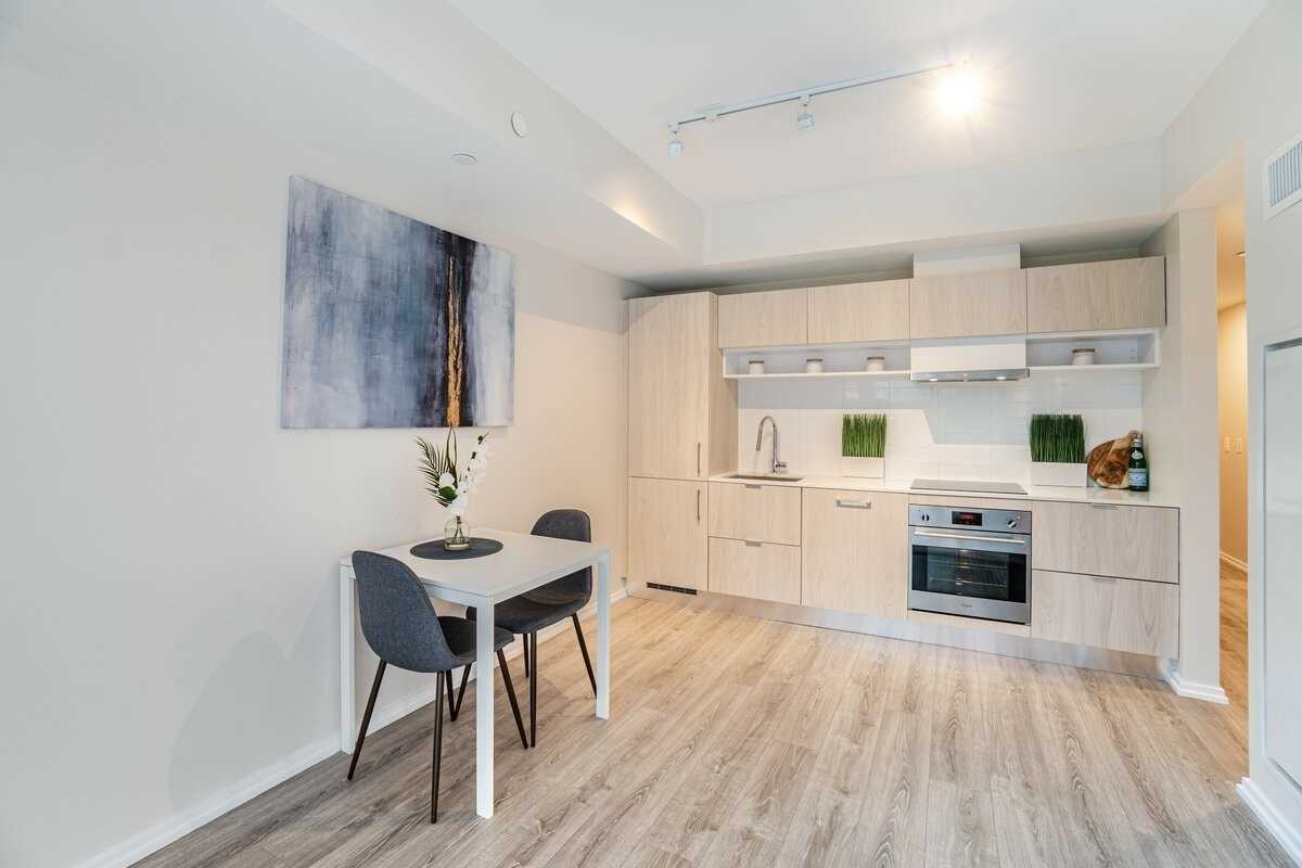 8 Hillsdale Avenue E, #639