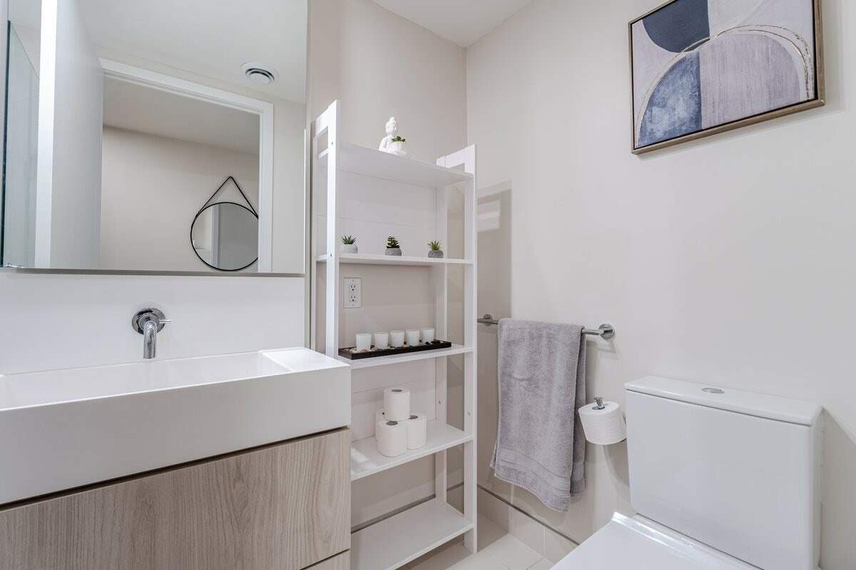 8 Hillsdale Avenue E, #639