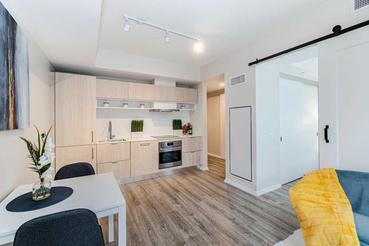 8 Hillsdale Avenue E, #639