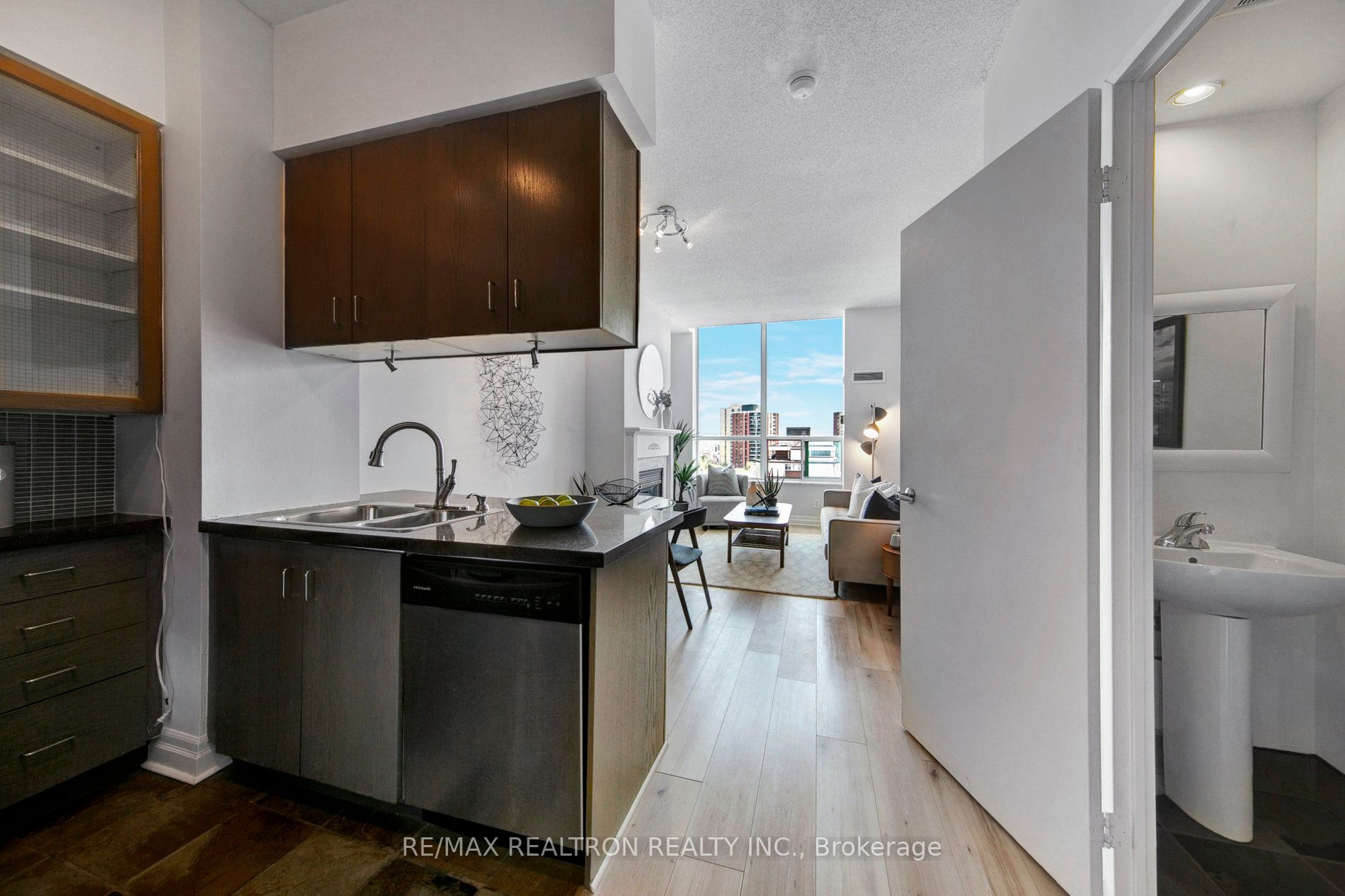 70 Alexander St, #Ph1