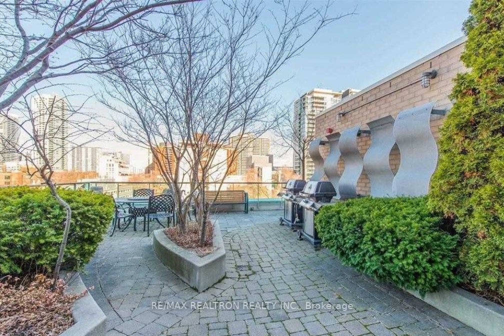 70 Alexander St, #Ph1