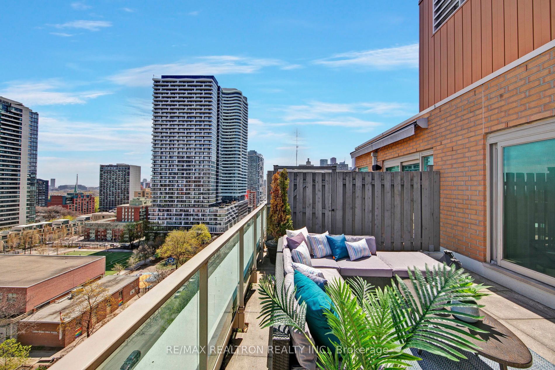70 Alexander St, #Ph1