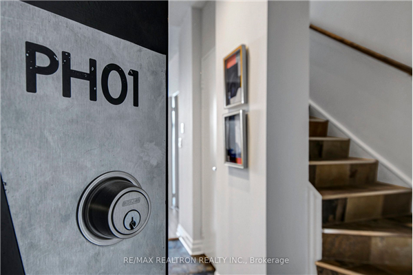 70 Alexander St, Toronto
