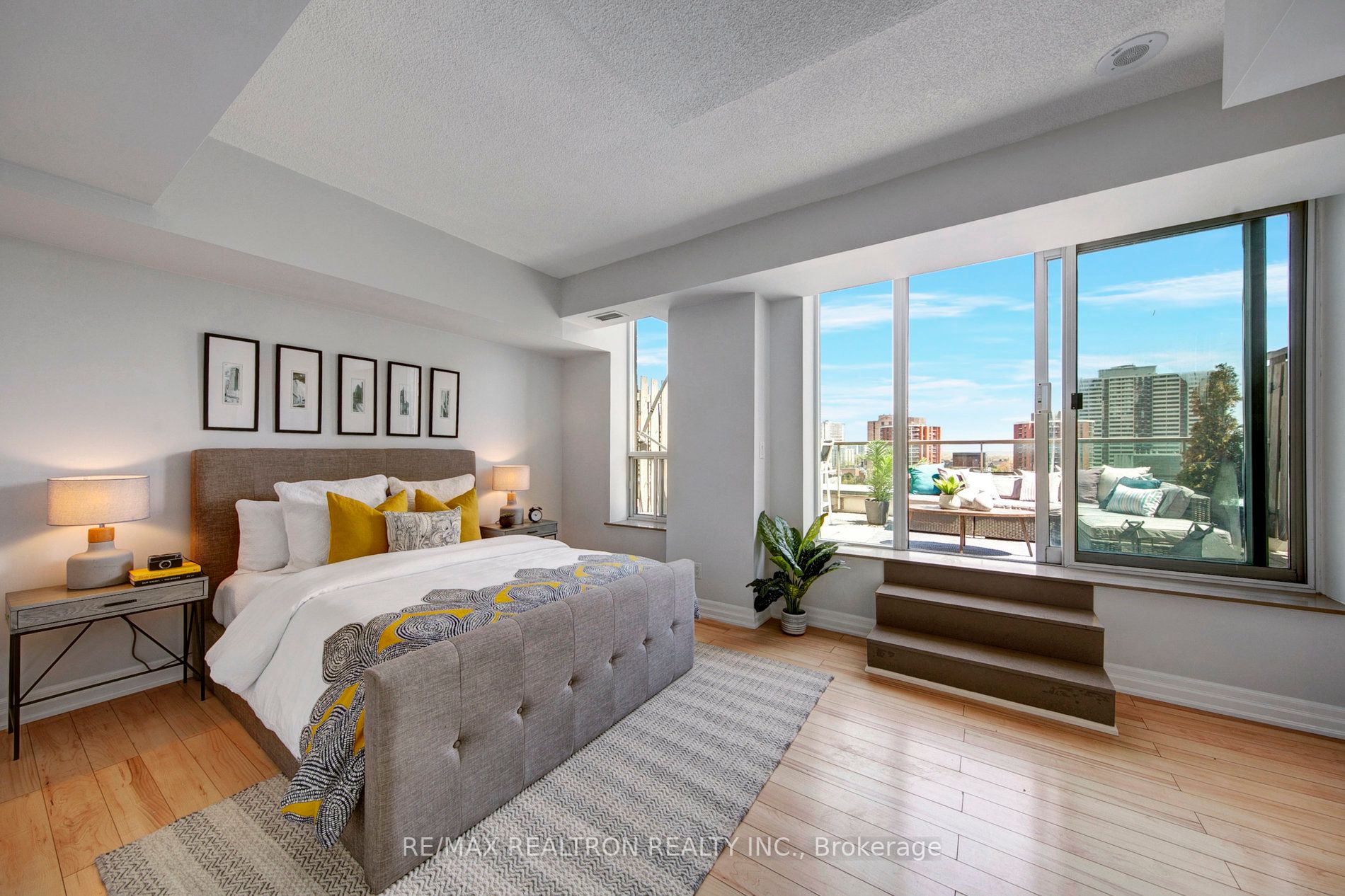 70 Alexander St, #Ph1