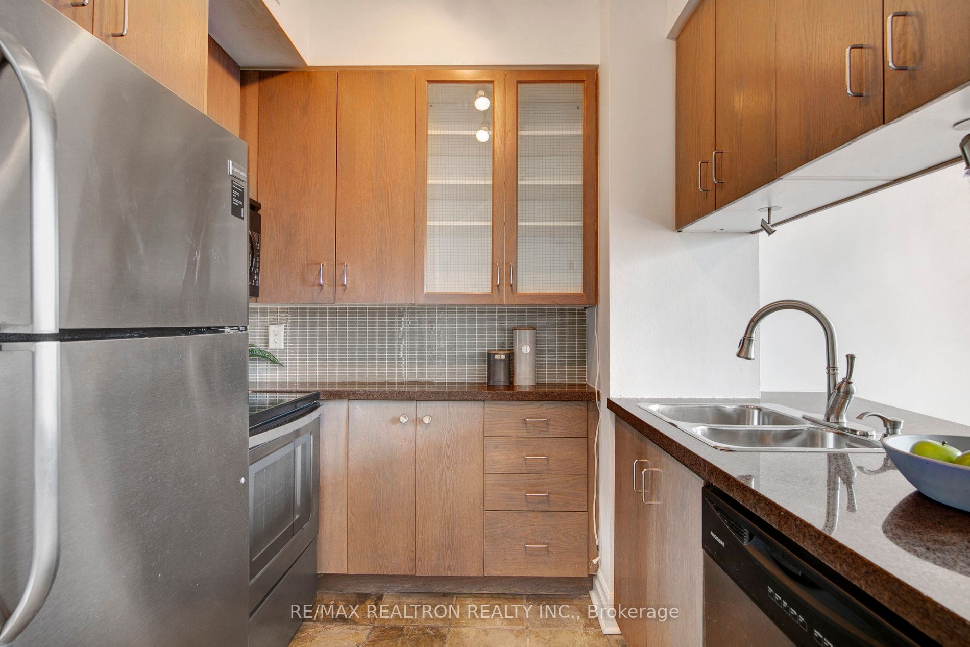70 Alexander St, #Ph1