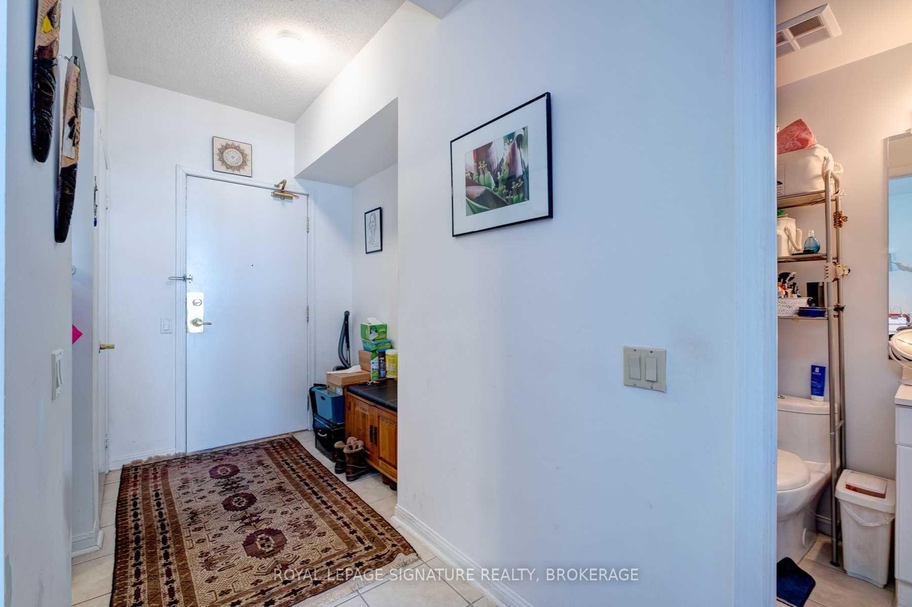 Listing C6036781 - Large Photo # 4