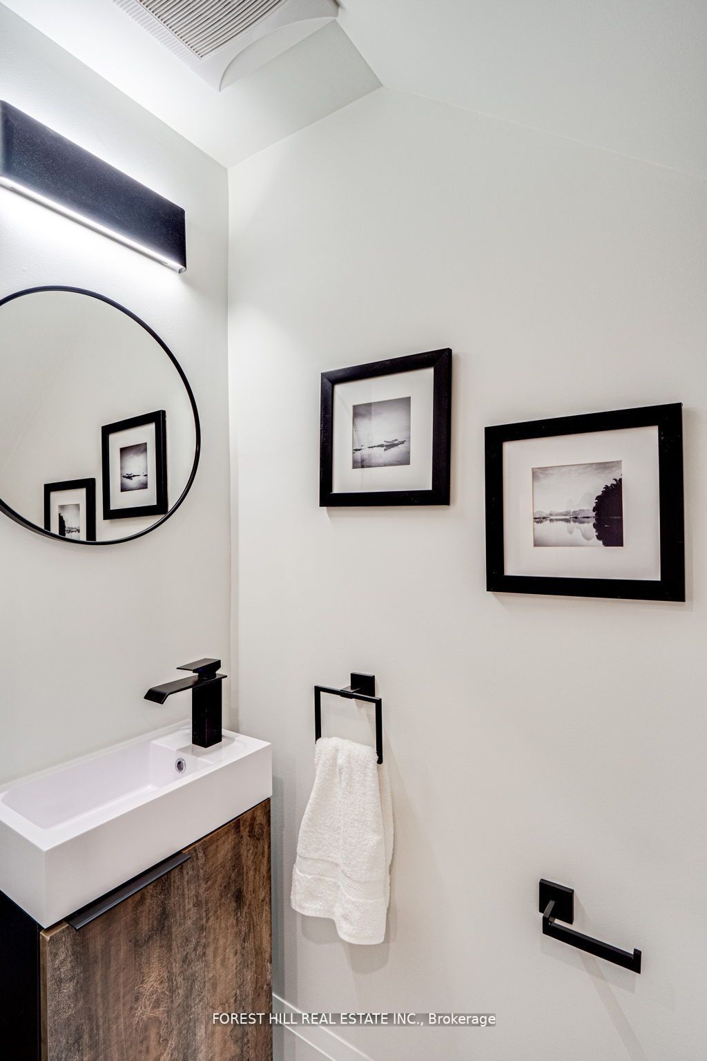 Listing C6037488 - Large Photo # 3