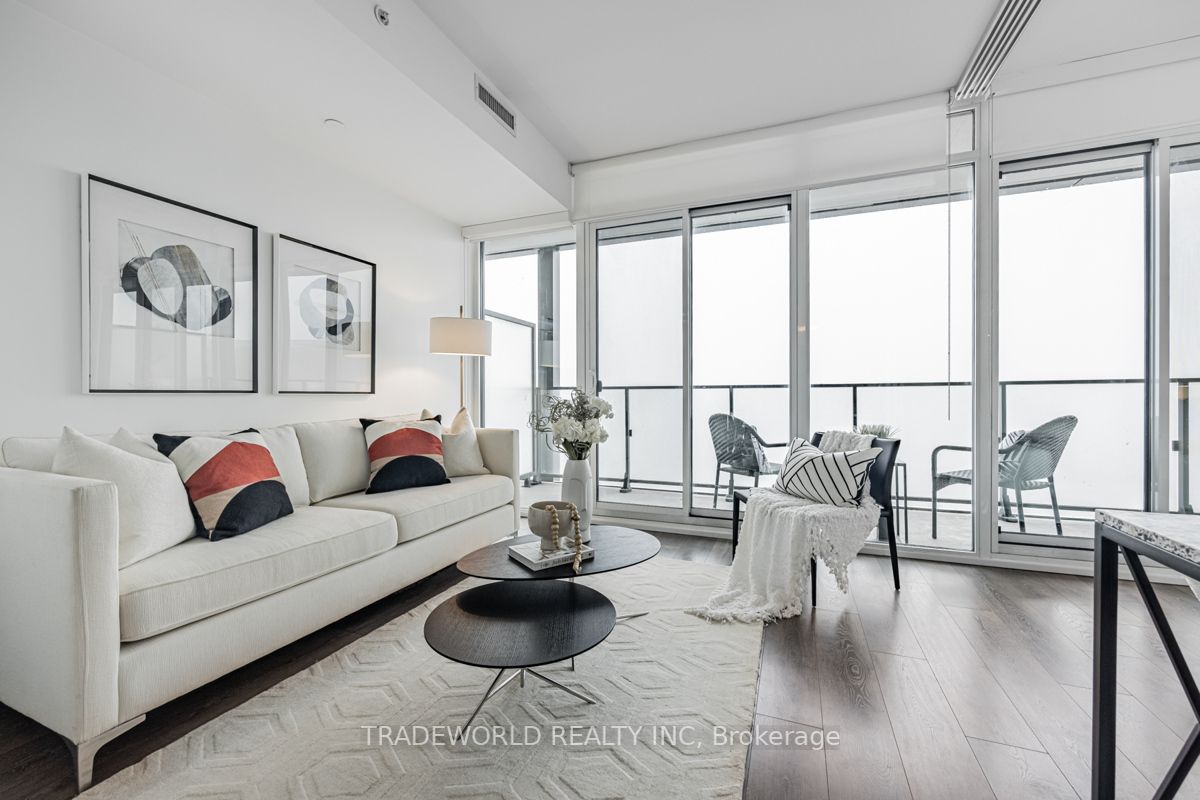 125 Peter St, #2803