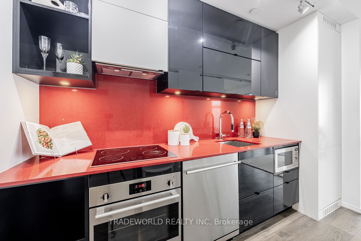 125 Peter St, #2803
