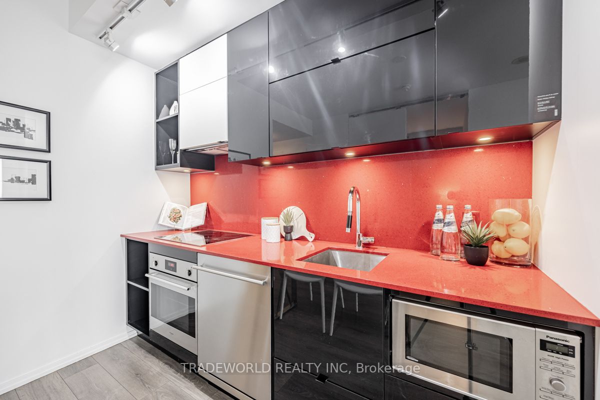 125 Peter St, #2803