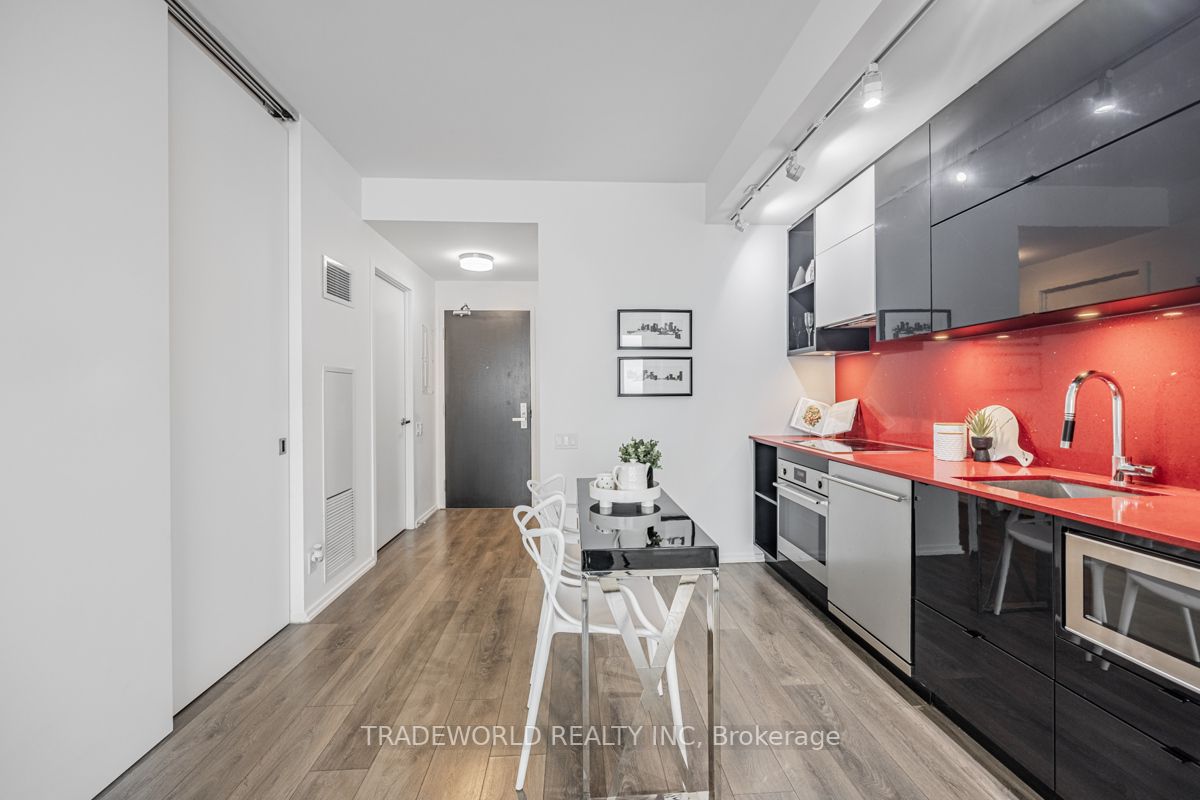 125 Peter St, #2803