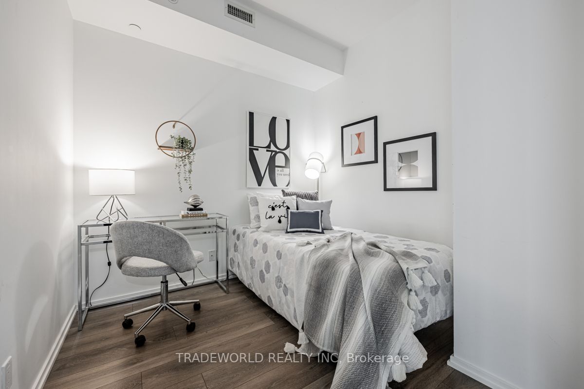 125 Peter St, #2803