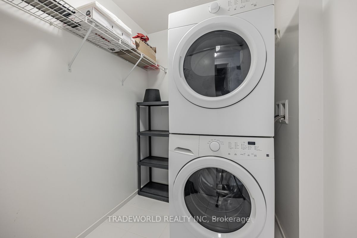 125 Peter St, #2803