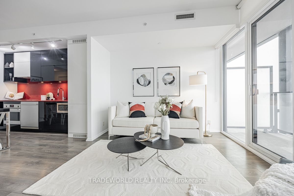 125 Peter St, #2803