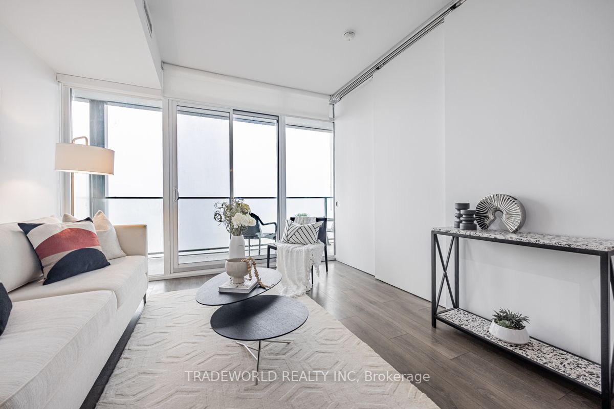125 Peter St, #2803