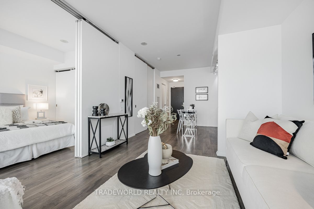 125 Peter St, #2803