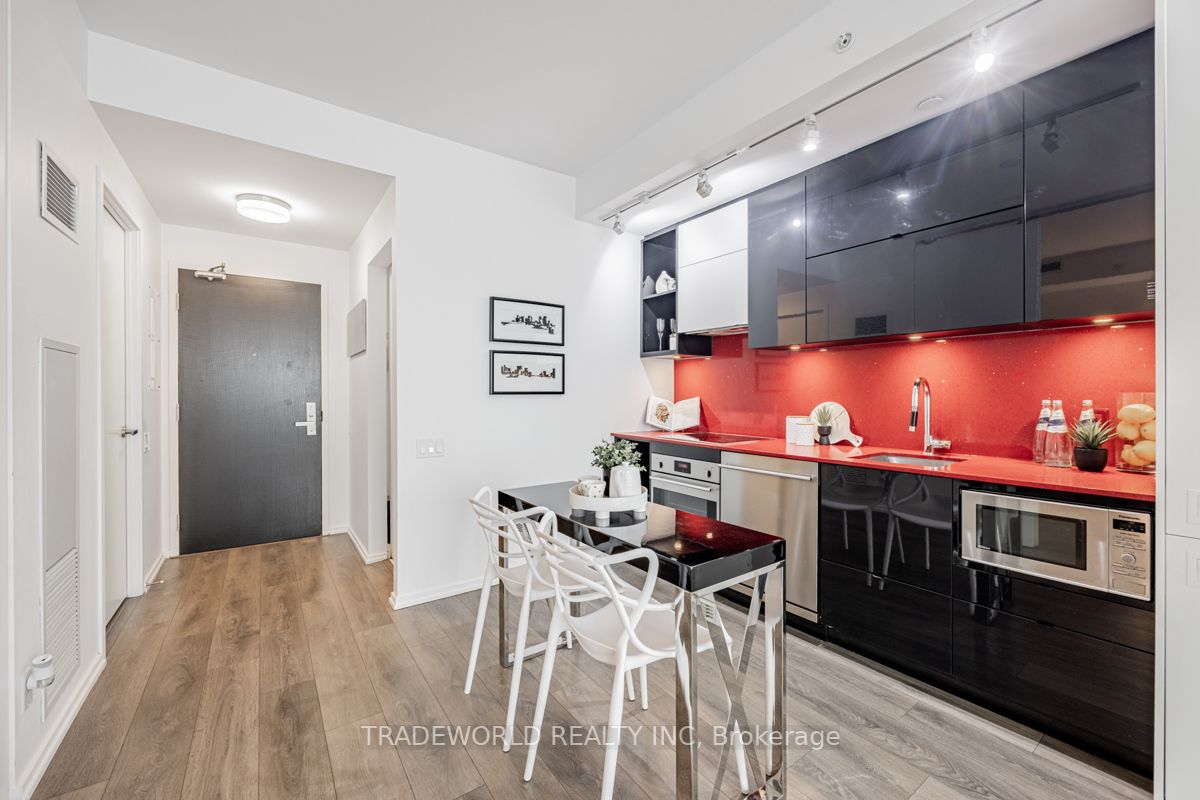 125 Peter St, #2803
