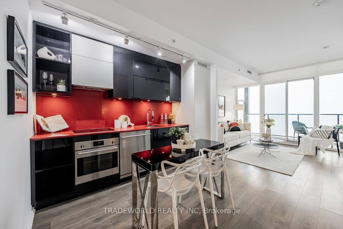 125 Peter St, #2803