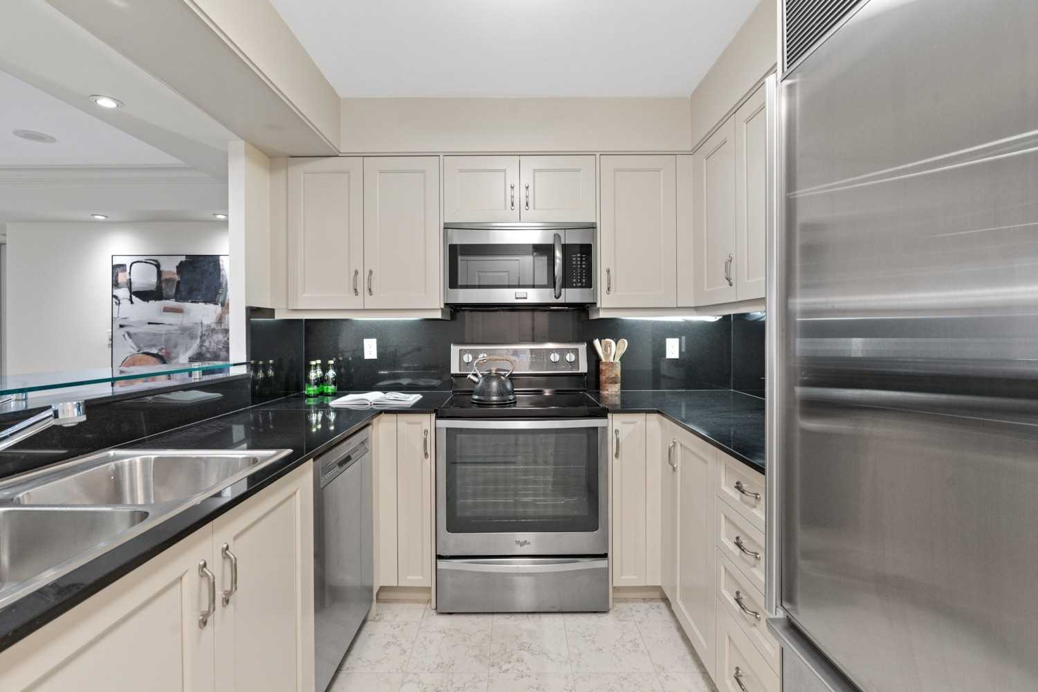 2 Roxborough Street E, #306