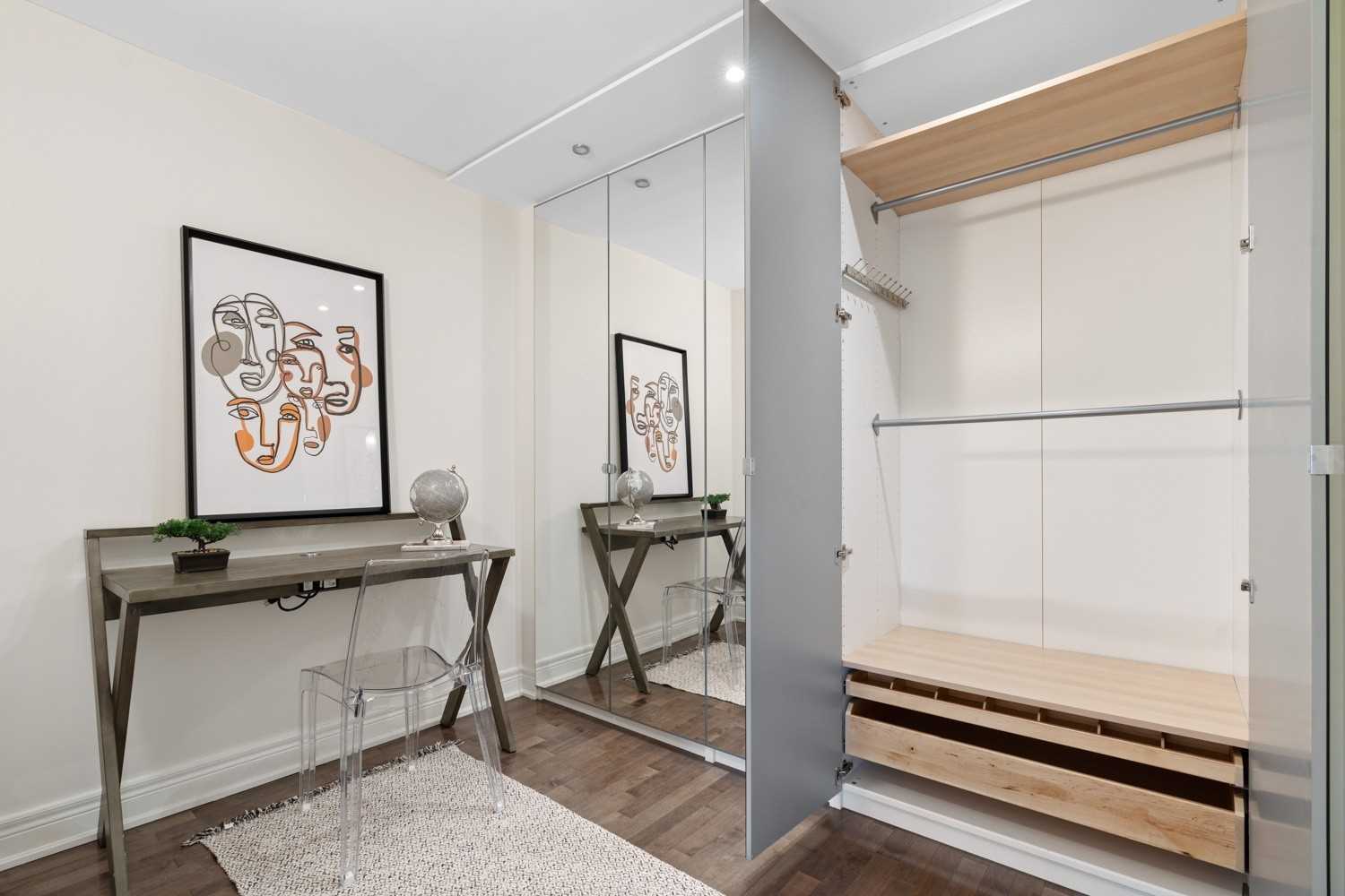 2 Roxborough Street E, #306