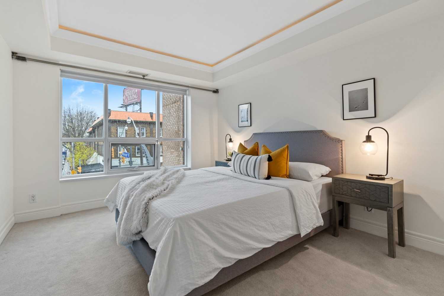 2 Roxborough Street E, #306