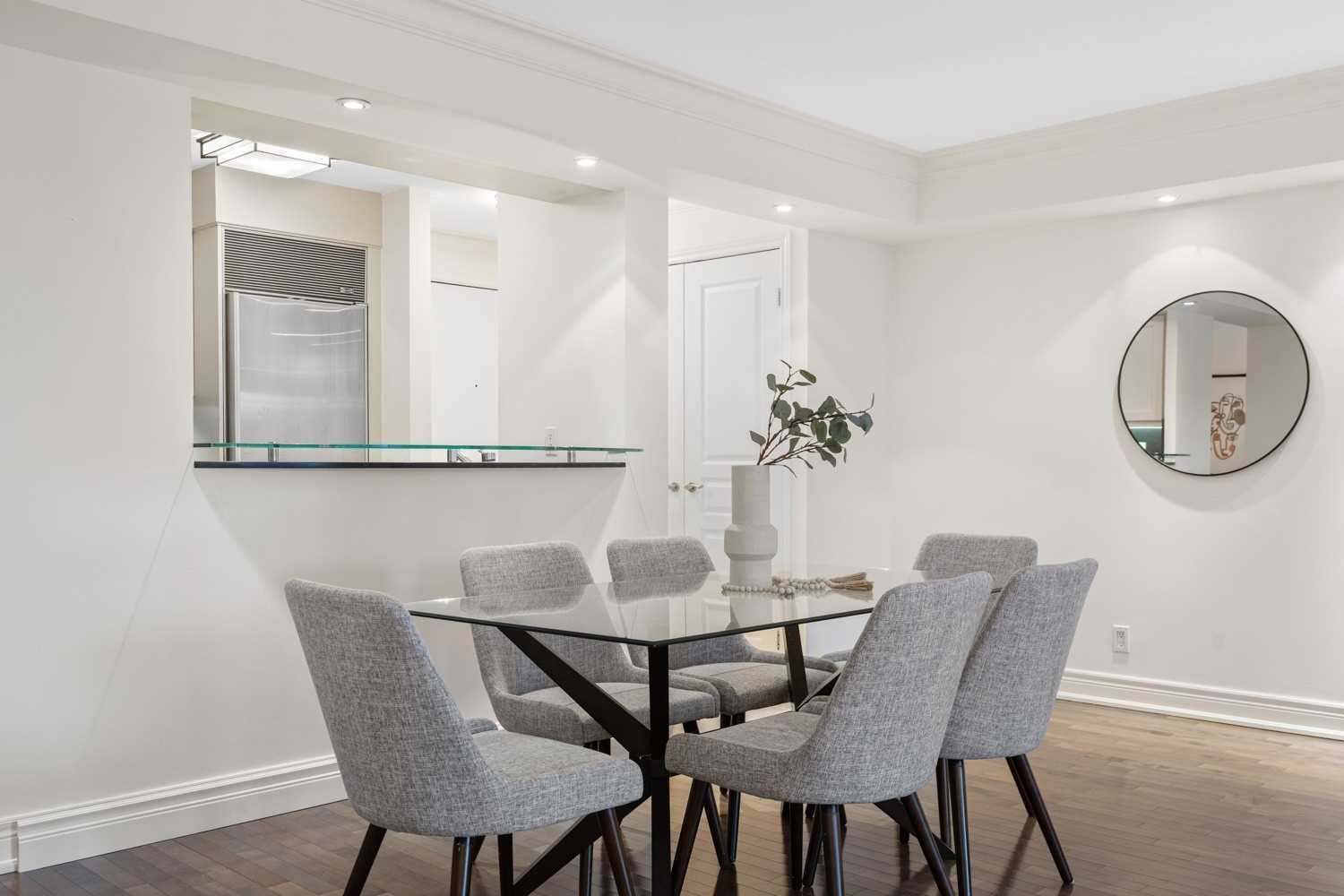 2 Roxborough Street E, #306