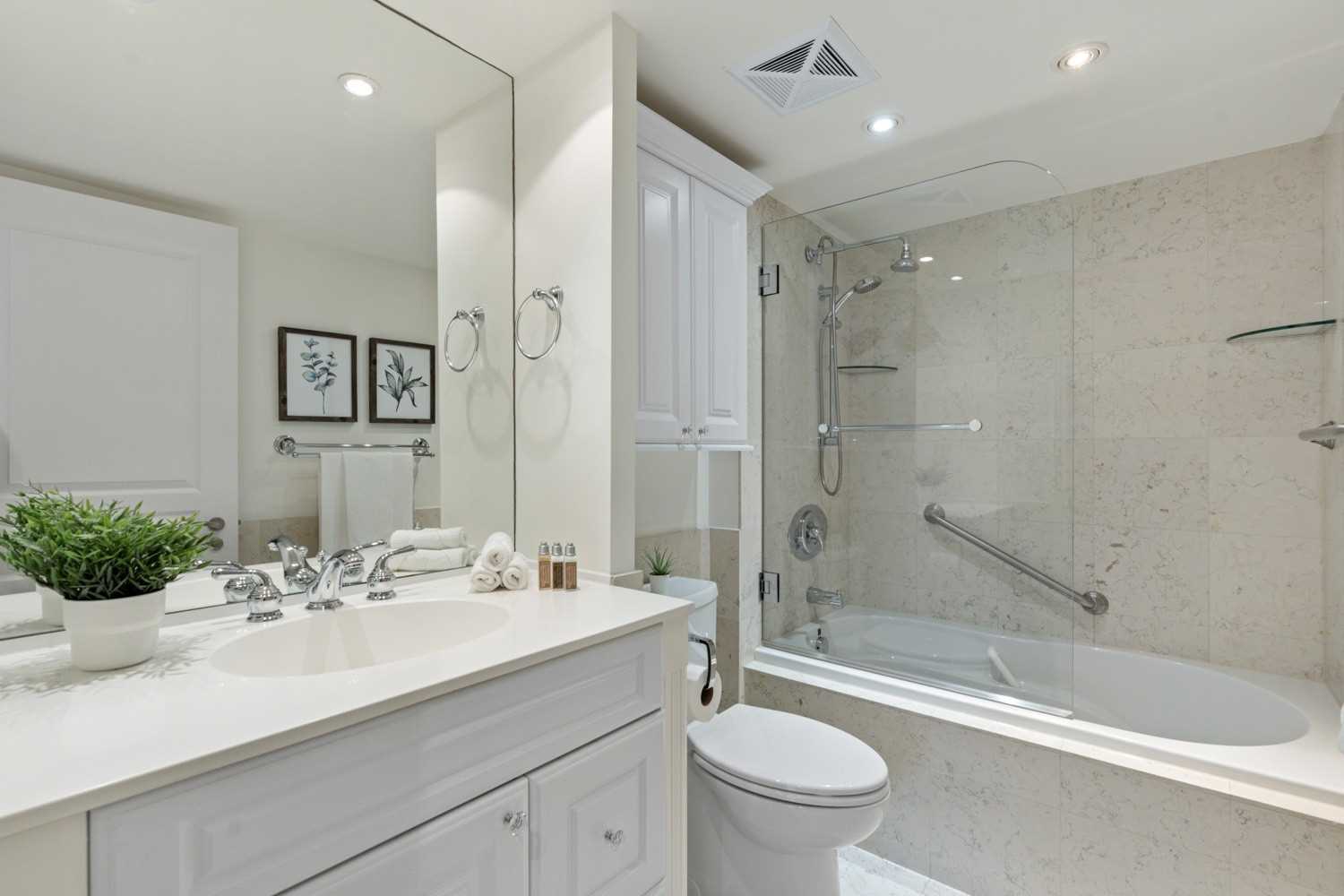 2 Roxborough Street E, #306