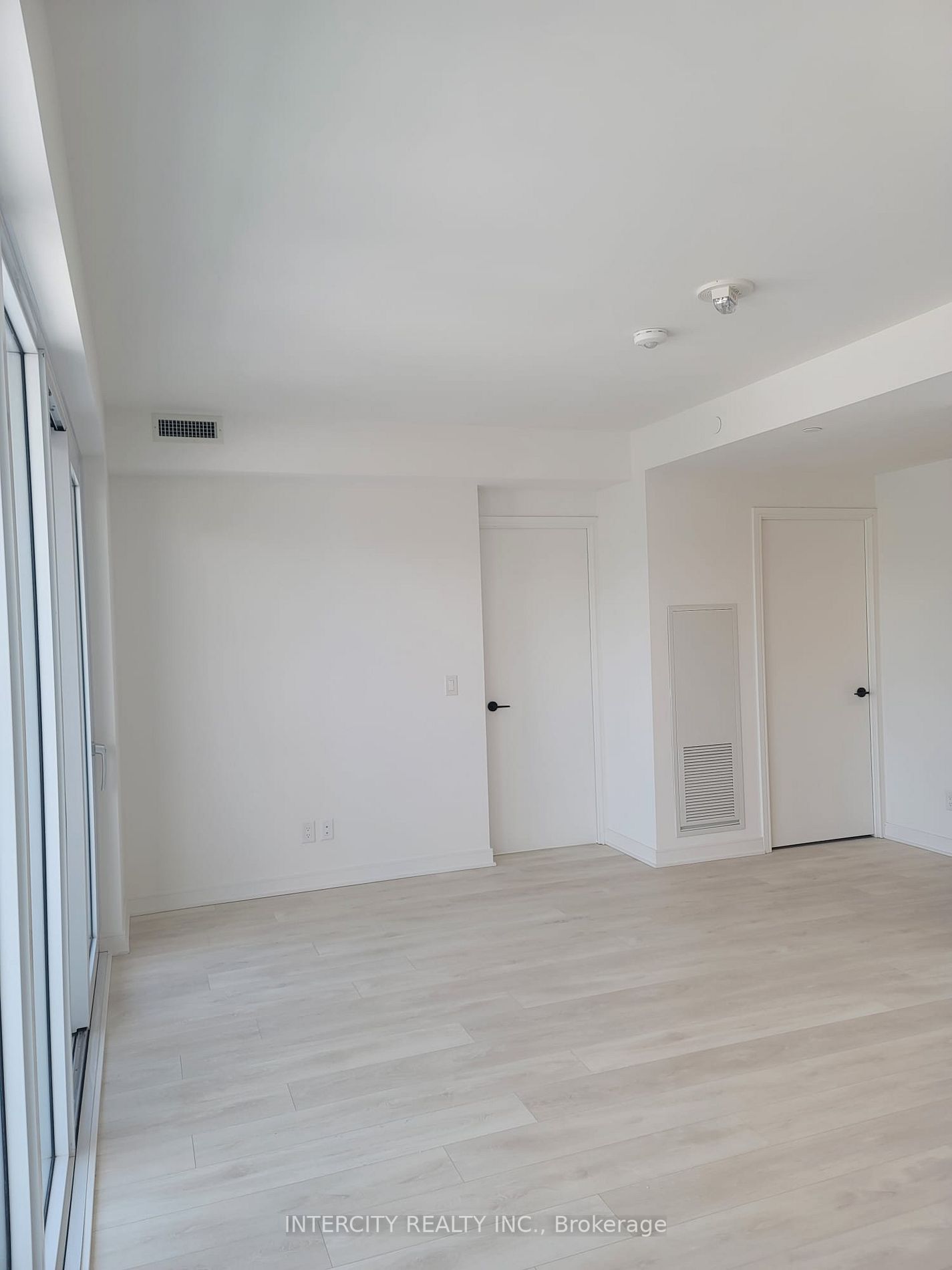 180 Mill St, #S902