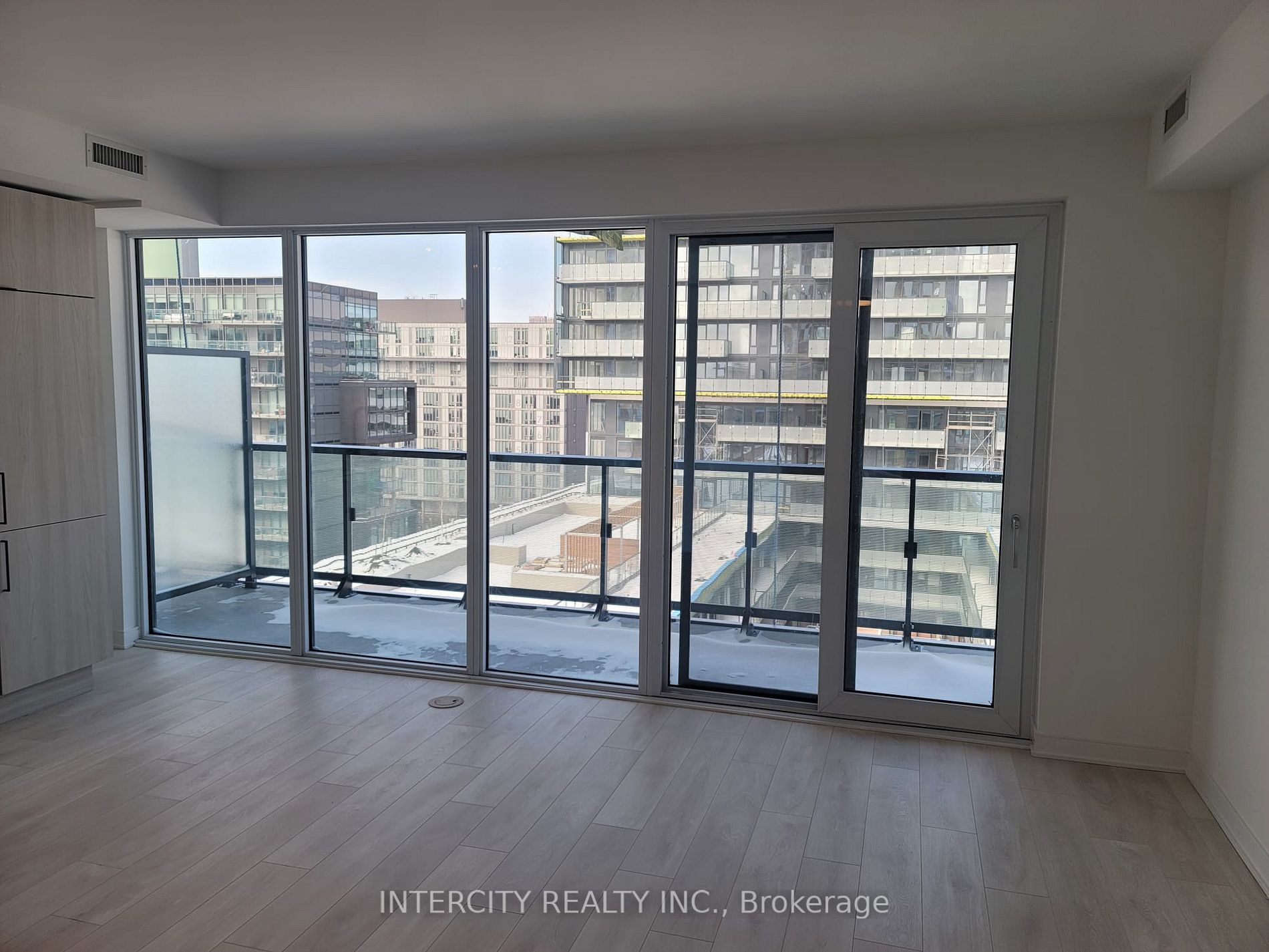 180 Mill St, #S902