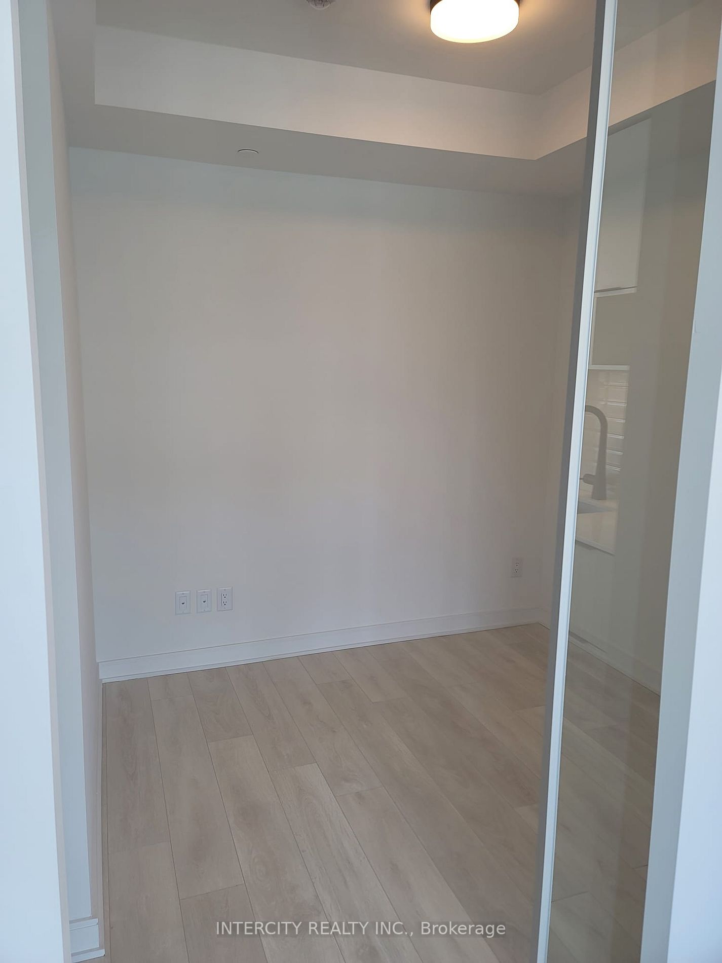 180 Mill St, #S902