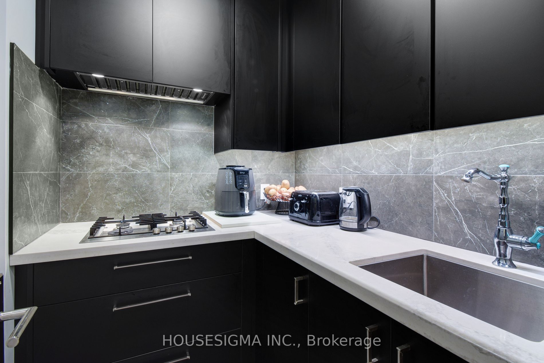 Listing C6038316 - Large Photo # 20