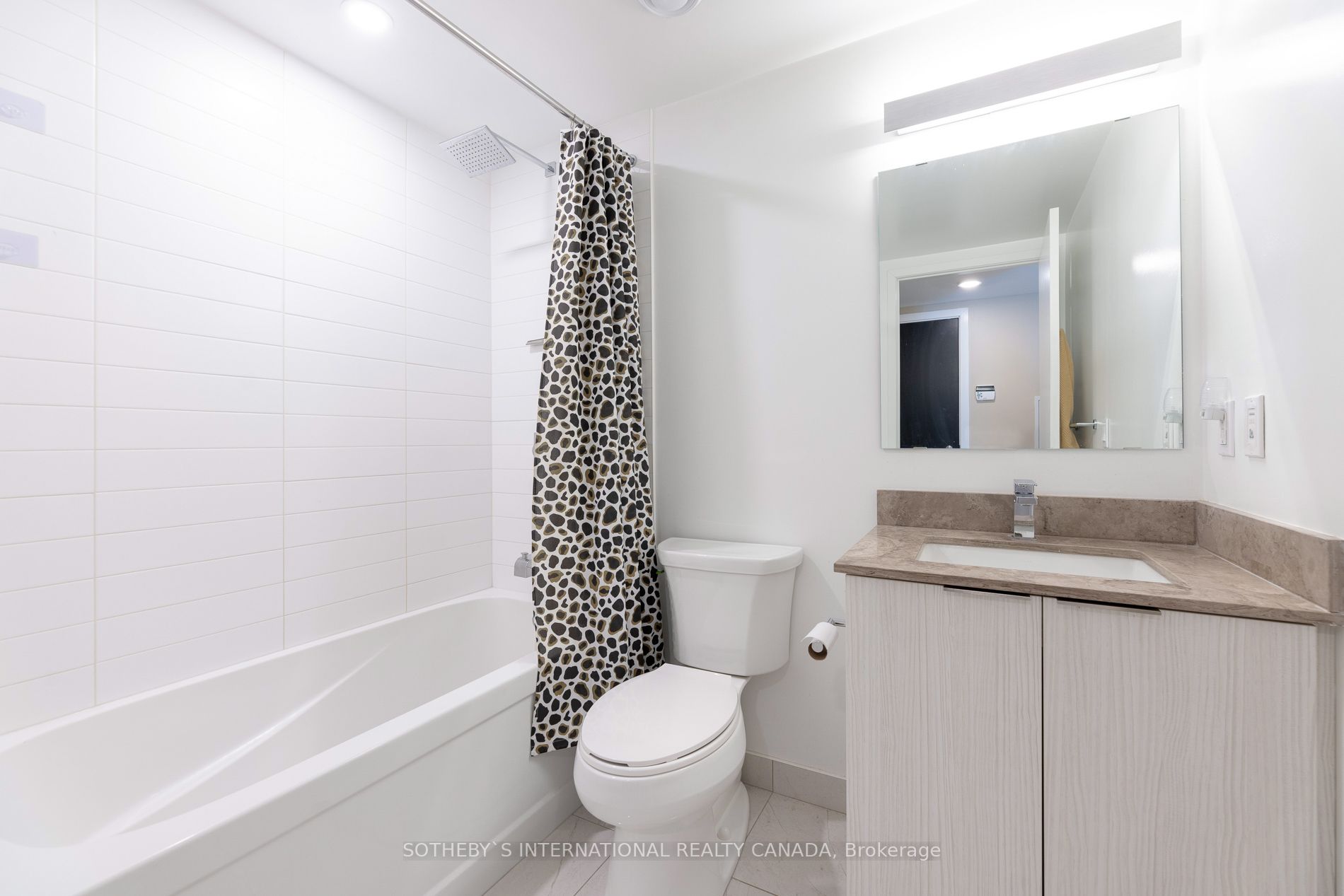 Listing C6038452 - Large Photo # 4